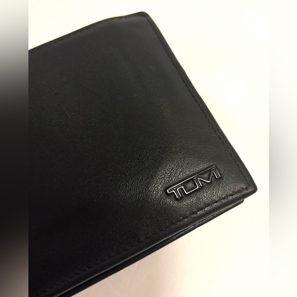 TUMI Men’s Delta RFID Global Removable Passcase ID Wallet Leather Black - Picture 14 of 16